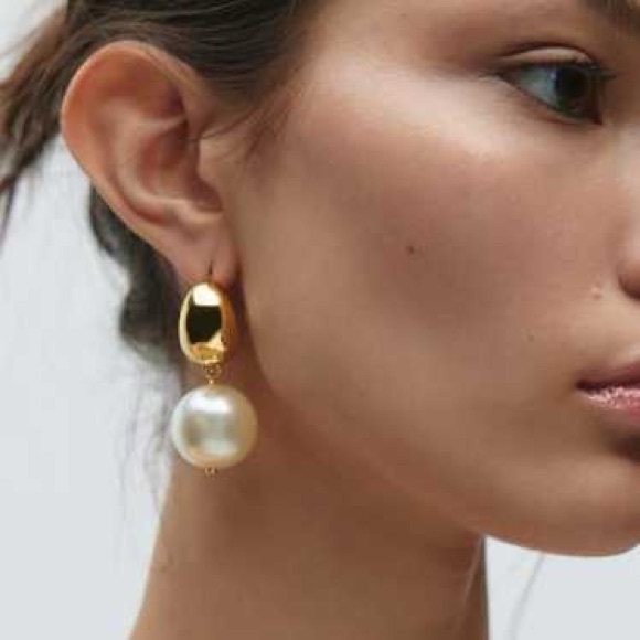 Zara Jewelry - ZARA PEARL BEAD HOOP EARRINGS
